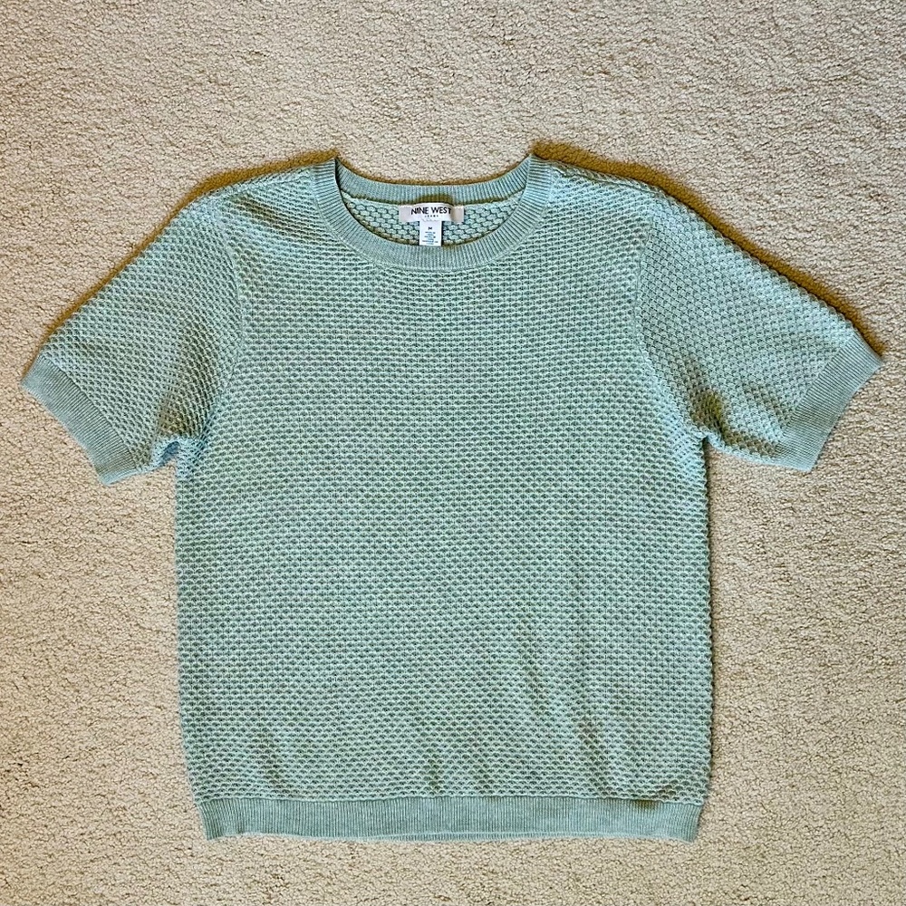 Nine West Women's Short Sleeved Sweater in Light Teal; Size Medium